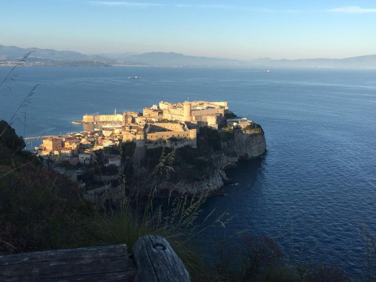 Brezza Di Mare Gaeta B&B 外观 照片